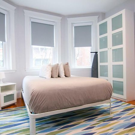 A Stylish Stay W/ A Queen Bed, Heated Floors.. #14 Brookline Luaran gambar