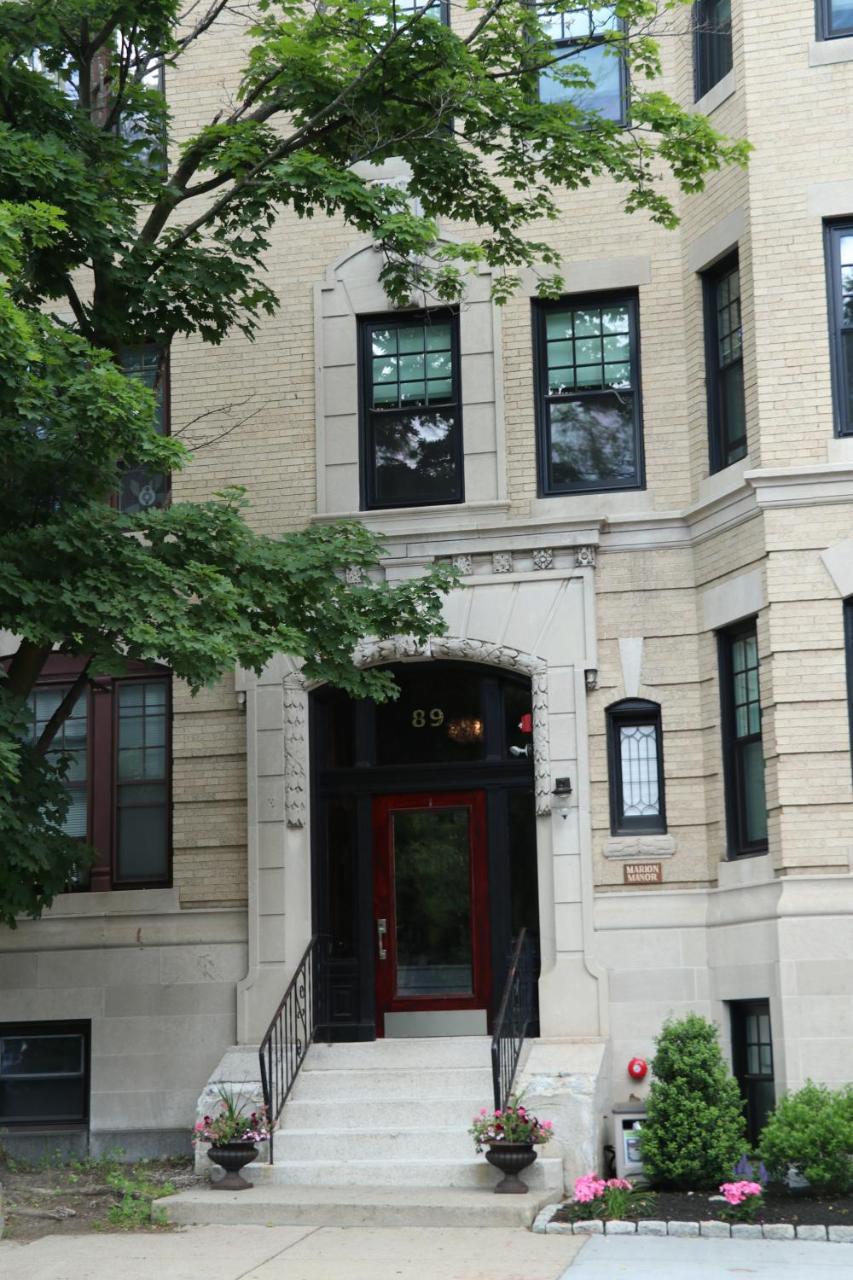 A Stylish Stay W/ A Queen Bed, Heated Floors.. #14 Brookline Luaran gambar