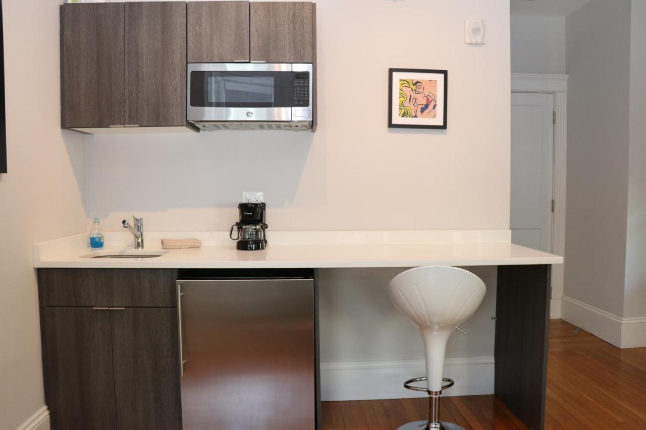 A Stylish Stay W/ A Queen Bed, Heated Floors.. #14 Brookline Luaran gambar
