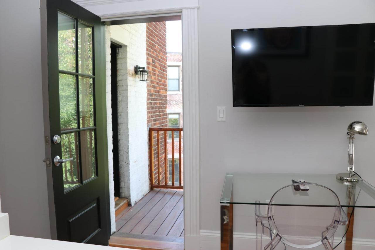 A Stylish Stay W/ A Queen Bed, Heated Floors.. #14 Brookline Luaran gambar