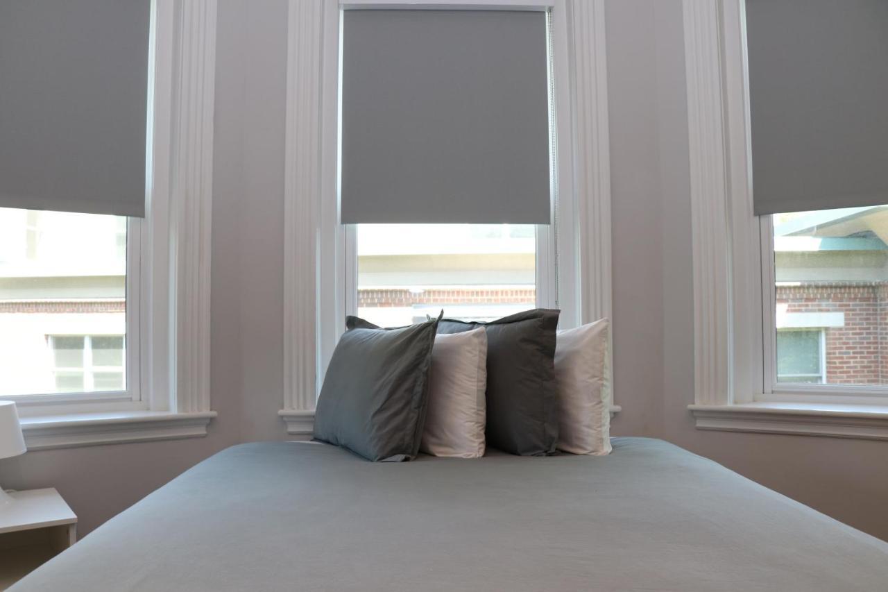A Stylish Stay W/ A Queen Bed, Heated Floors.. #14 Brookline Luaran gambar