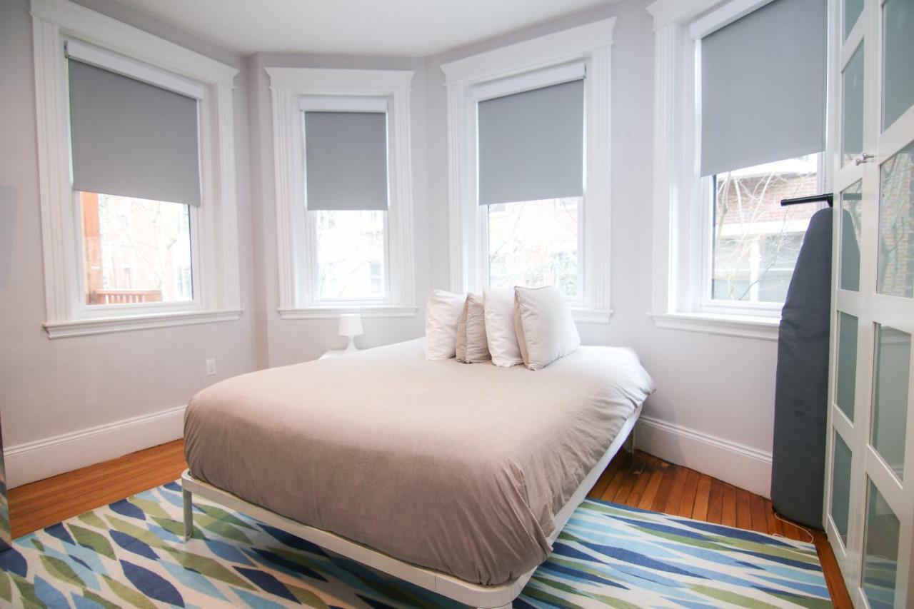 A Stylish Stay W/ A Queen Bed, Heated Floors.. #14 Brookline Luaran gambar